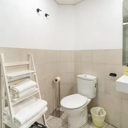 Apartment Delightful Steps From Cordoba's Wonders *