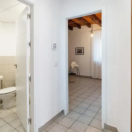 Delightful Steps From Cordoba's Wonders Apartment