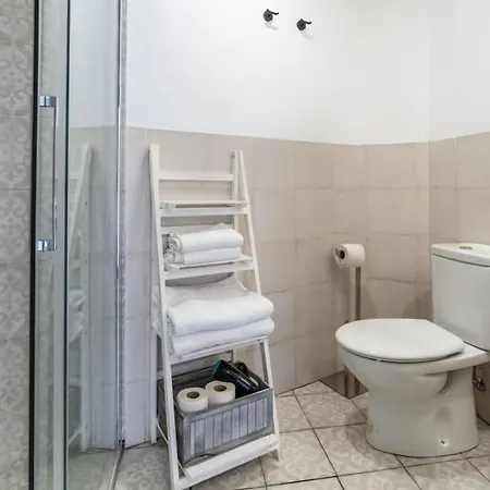 Delightful Steps From Cordoba's Wonders Apartment
